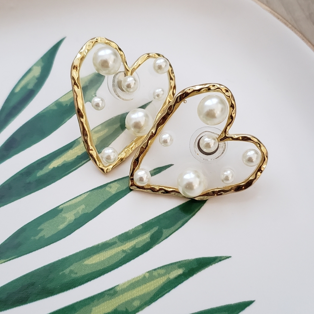 NEW heart pearl lightweight earrings